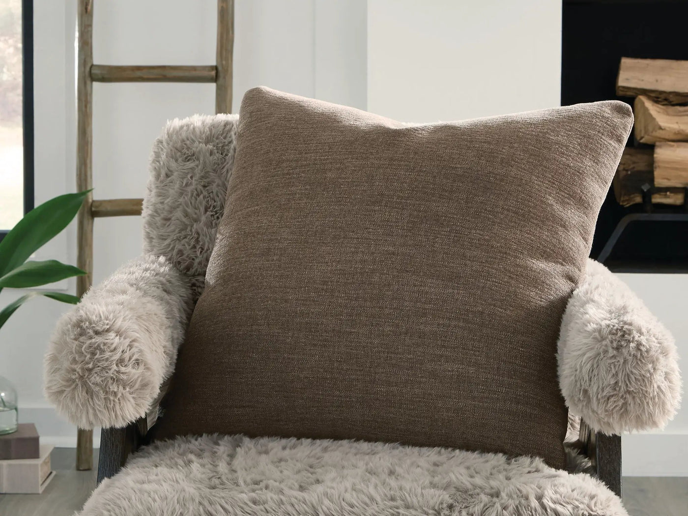 Brockbert - Pillow by Unique Piece Furniture