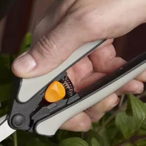 Fiskars 15pc Micro-Tip Pruning Snip Set, Precision Stainless Steel Blades, Softgrip Handles for Deadheading, Trimming & Shaping Small Plants by GreenHaven Gardens