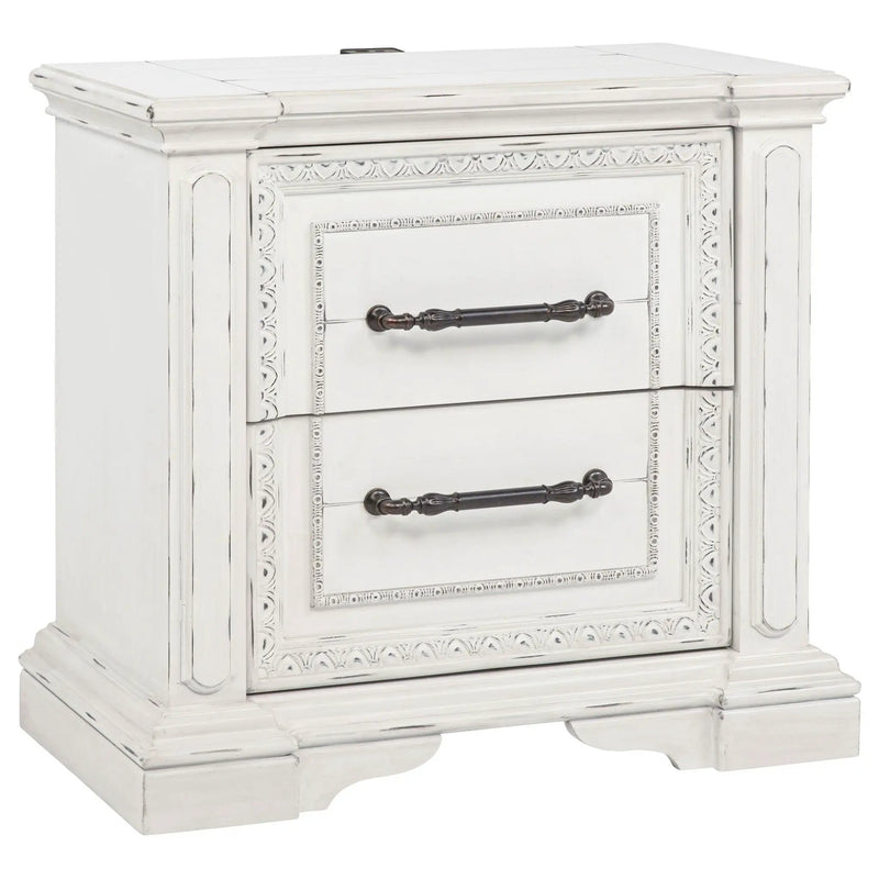 McKinney 4-piece Queen Bedroom Set Vintage White by Unique Piece Furniture