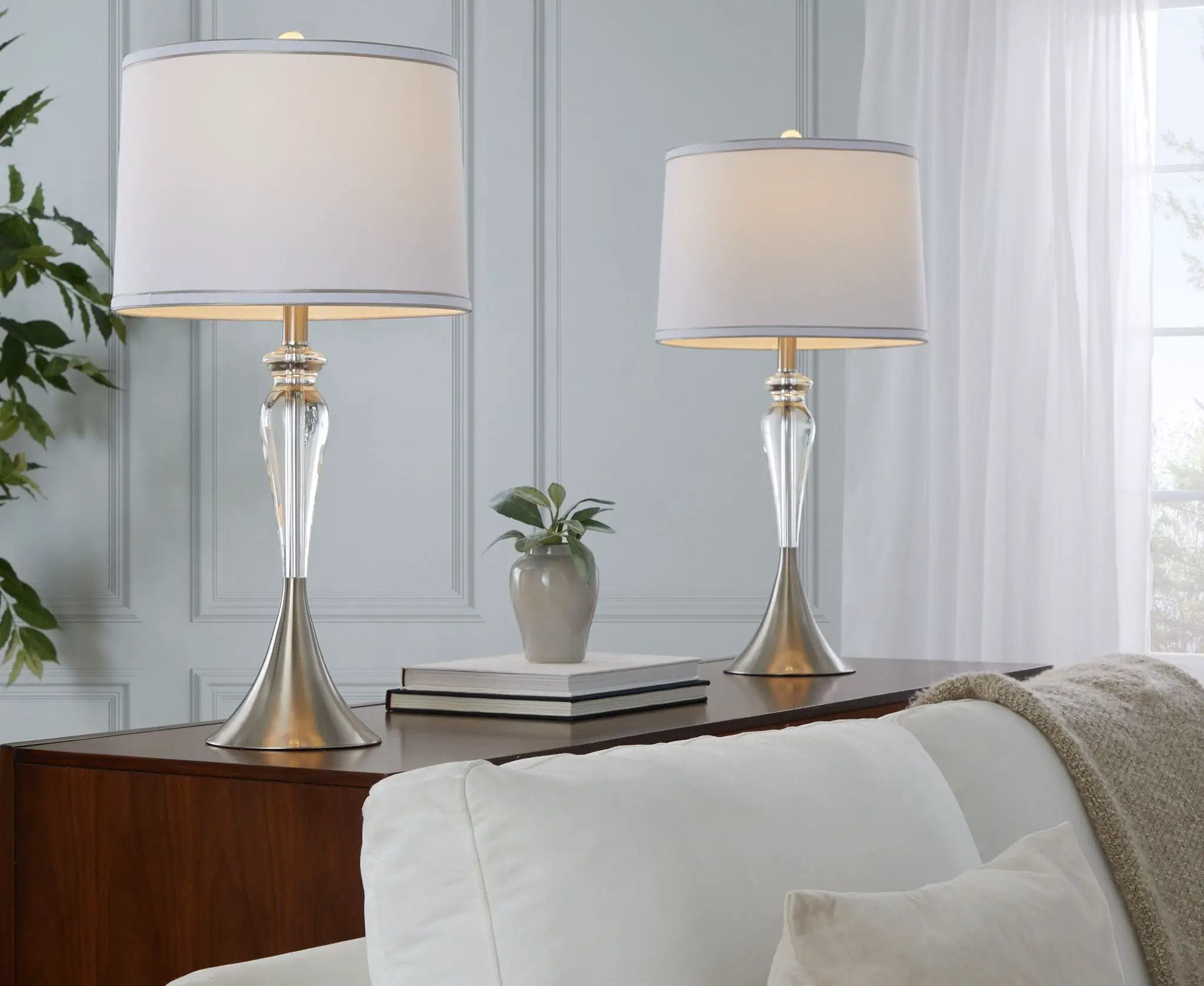 Ashland - Contemporary Crystal Table Lamp (Set of 2) - Clear Crystal / Nickel / White by HouseOfZazla