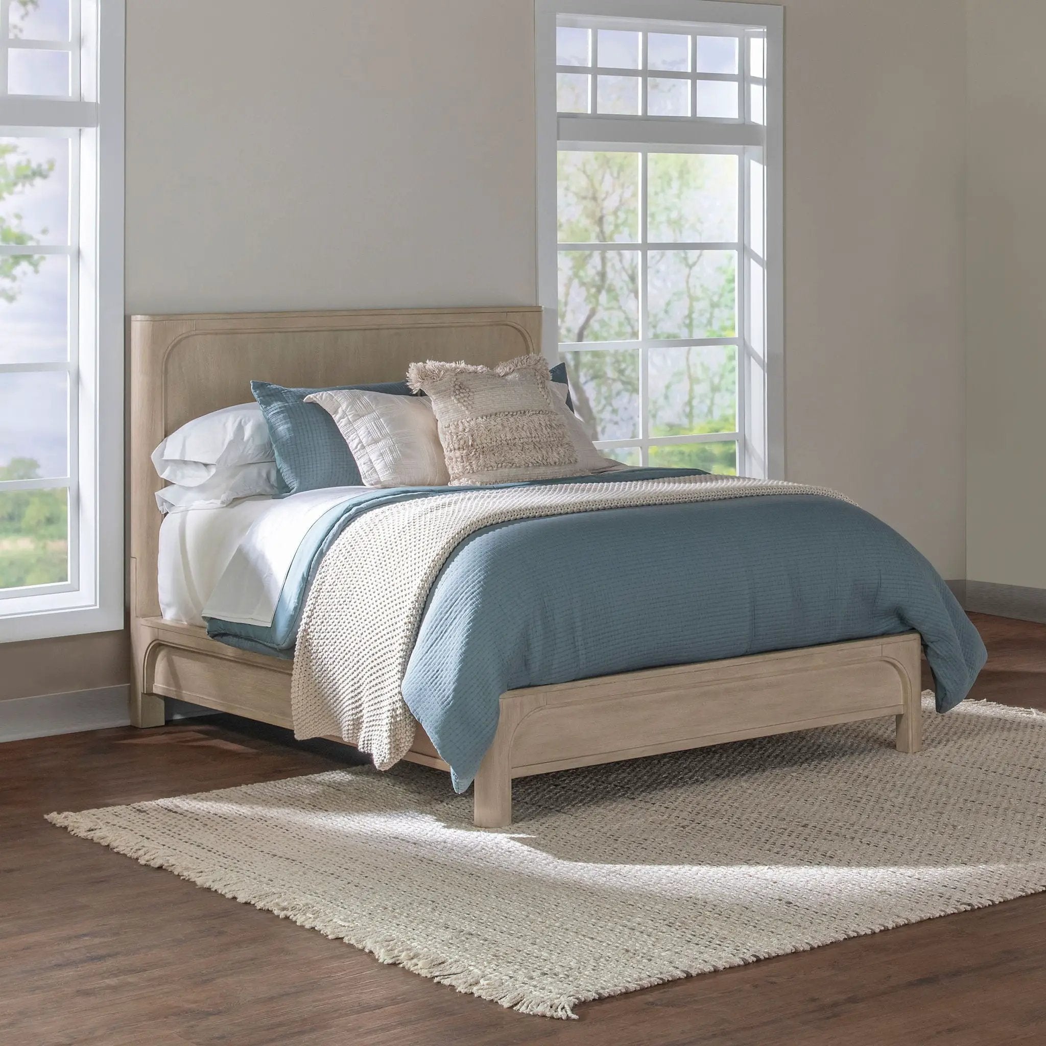 Solano 56-inch Queen Panel Bed Weathered Mango by Unique Piece Furniture