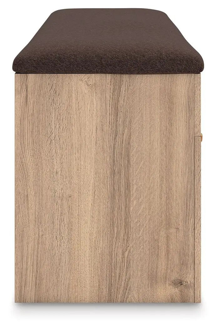 Kinlanni - Bedroom Upholstered Storage Bench - Tan / Brown by Unique Piece Furniture
