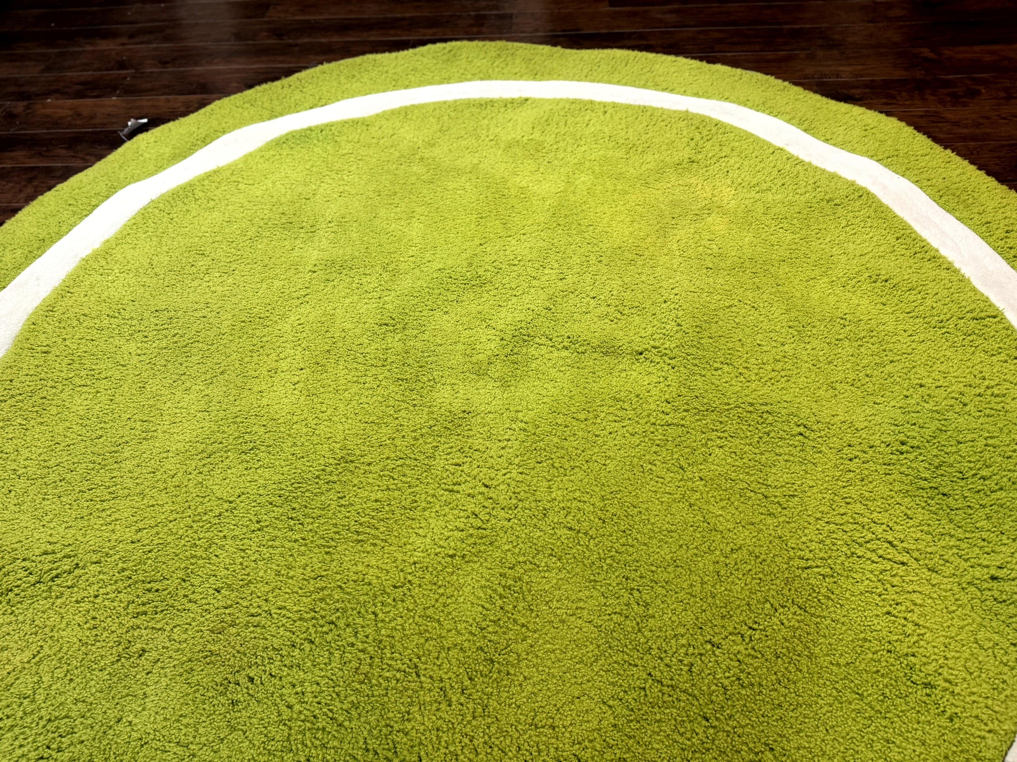Large Round Rug 9x9, Vintage Retro Design, Lime Green by Jewel Rugs