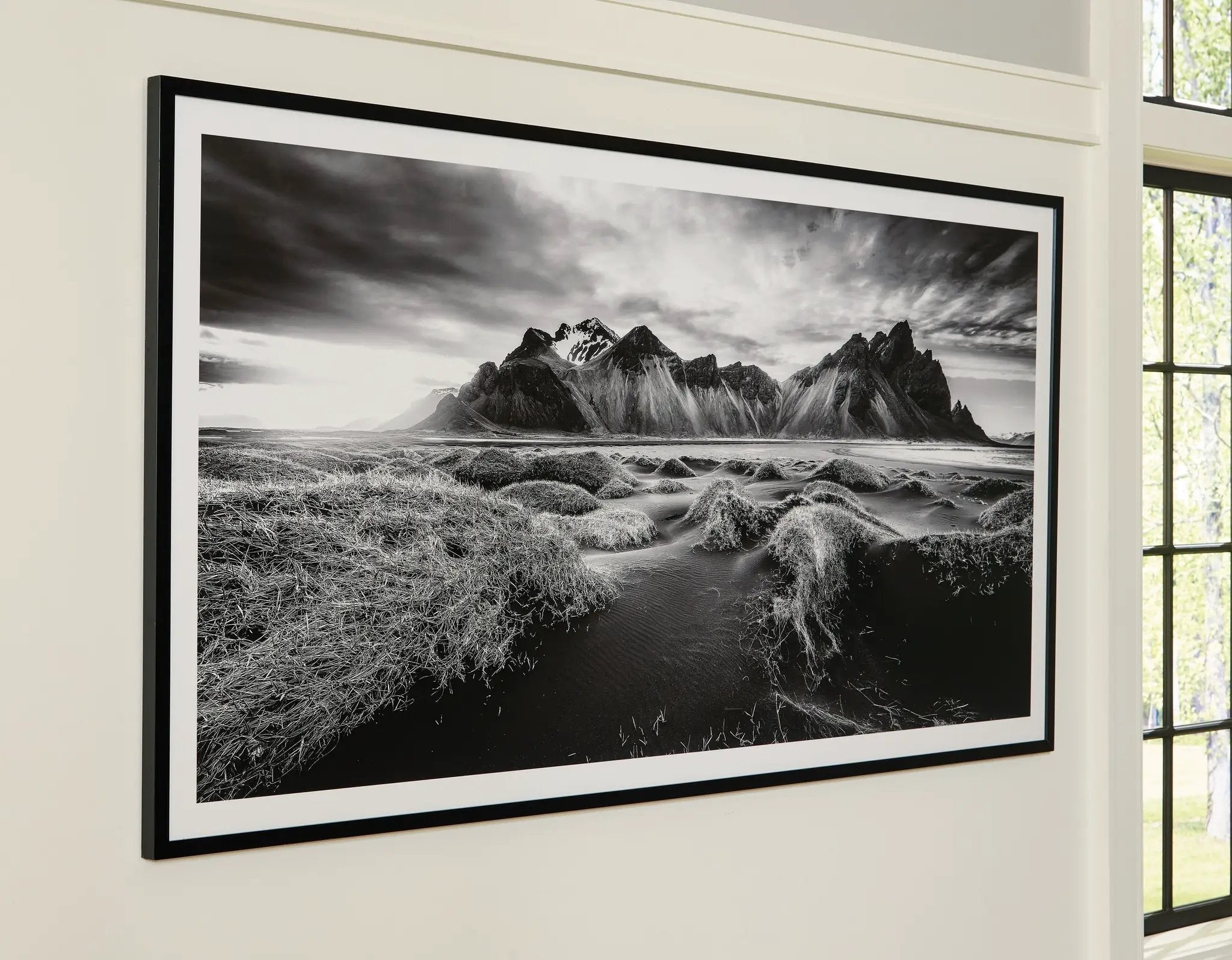 Delstone - Wall Art - Black / White by Unique Piece Furniture