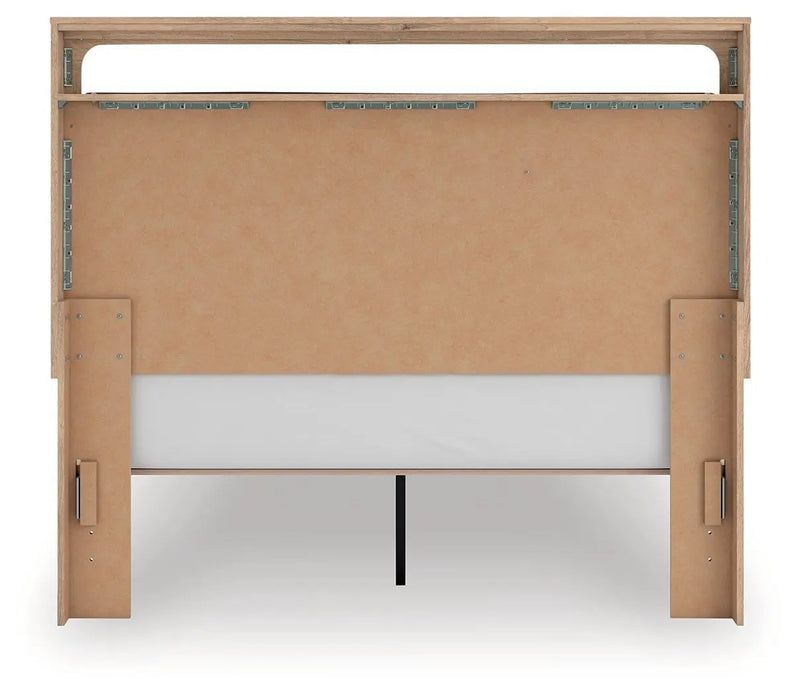 Kinlanni - Upholstered Platform Bed by Unique Piece Furniture