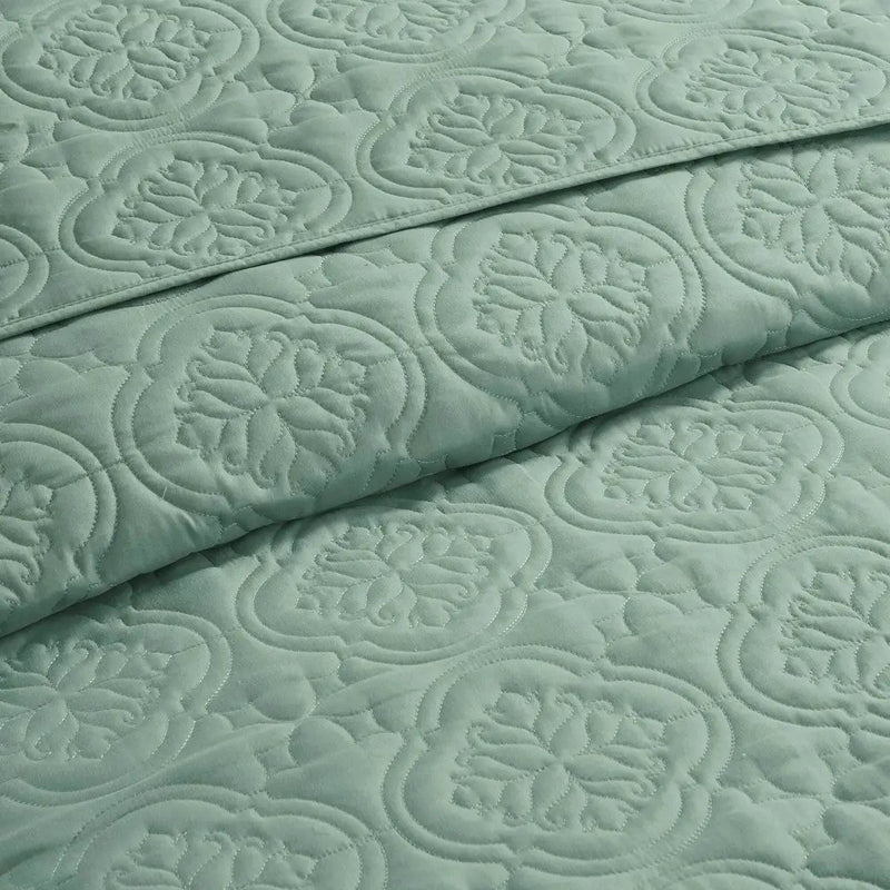 3 Piece Reversible Bedspread Set Seafoam King/Cal King by HouseOfZazla