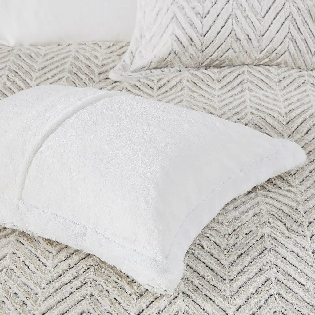King/Cal King Ultra Plush Down Alternative Comforter Set by HouseOfZazla