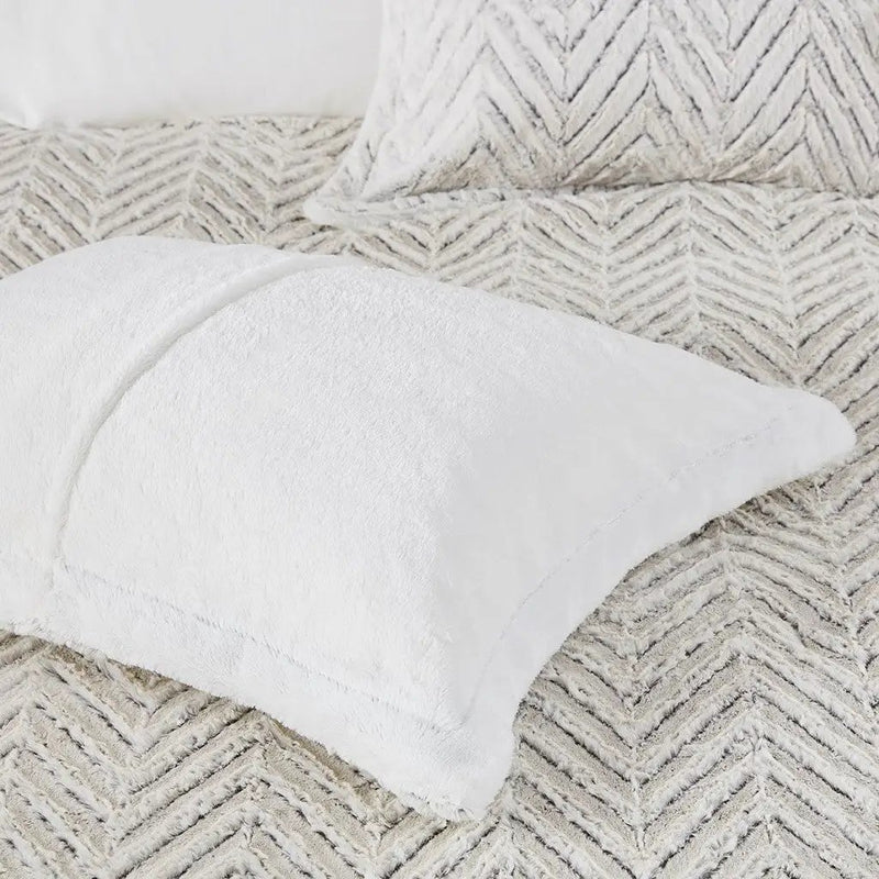 King/Cal King Ultra Plush Down Alternative Comforter Set by HouseOfZazla
