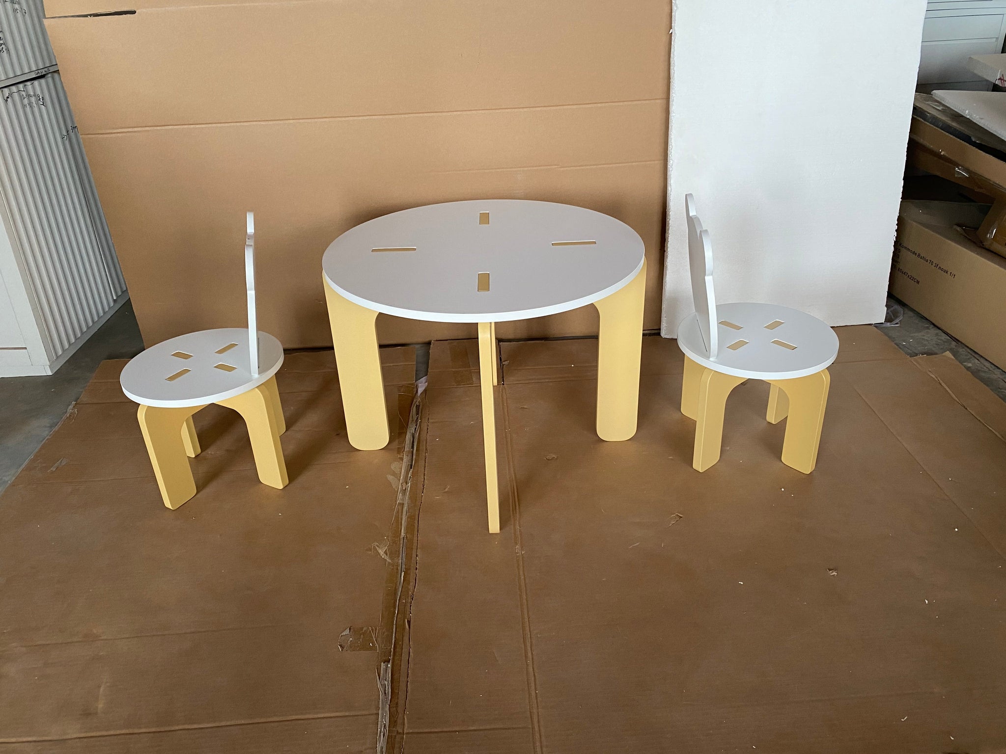 Kids Table and Chair Set by HouseOfZazla