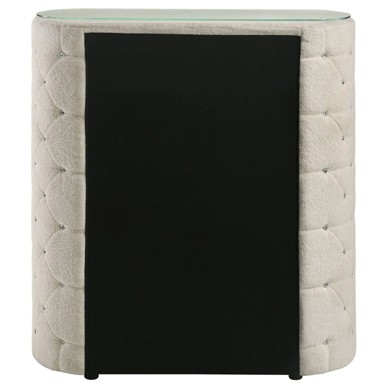 Sonya 5-drawer Upholstered Bedroom Chest of Drawers Ivory by Unique Piece Furniture