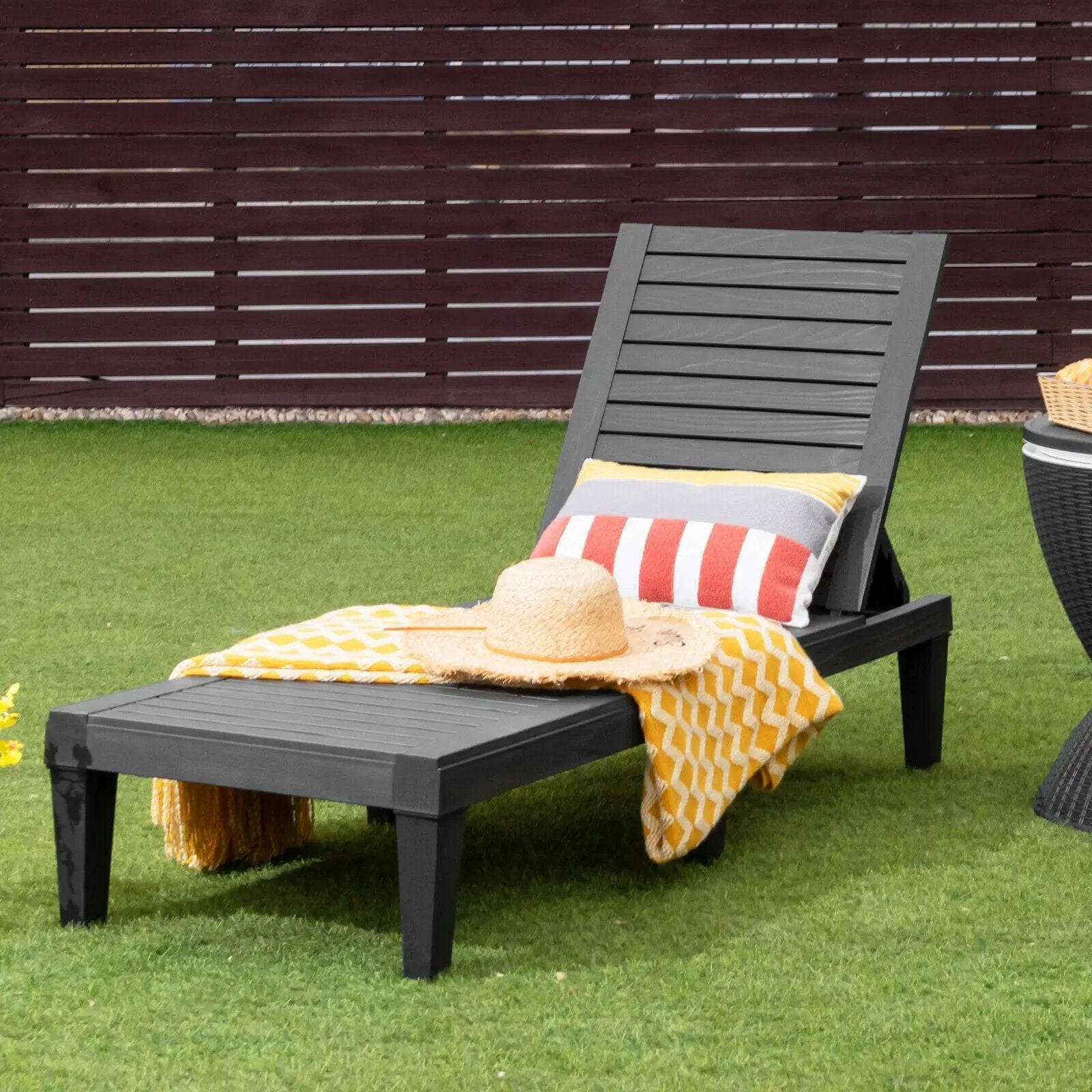 Outdoor by DirectDeals
