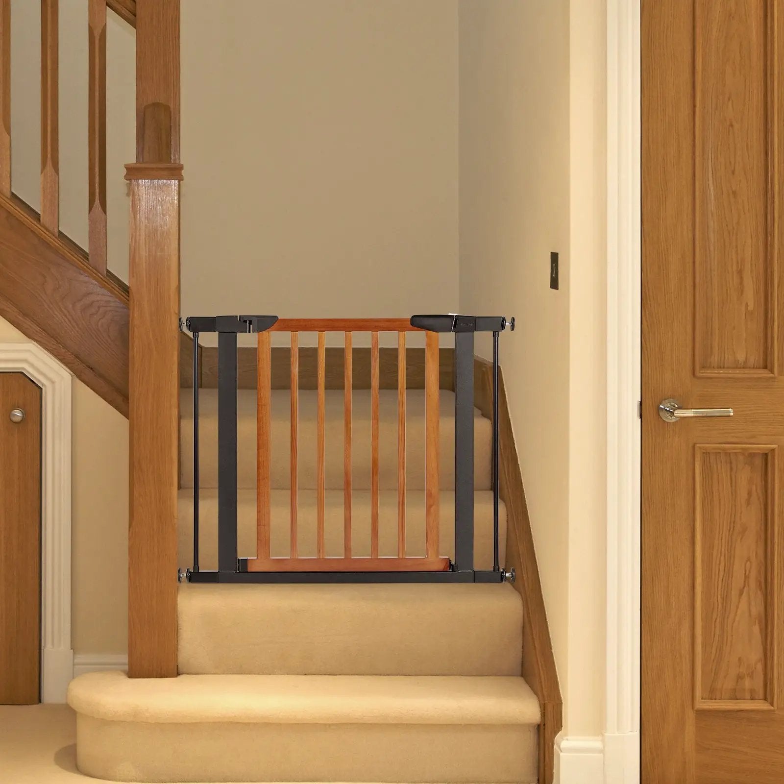 Extendable Safety Gate for Baby and Pet by DirectDeals