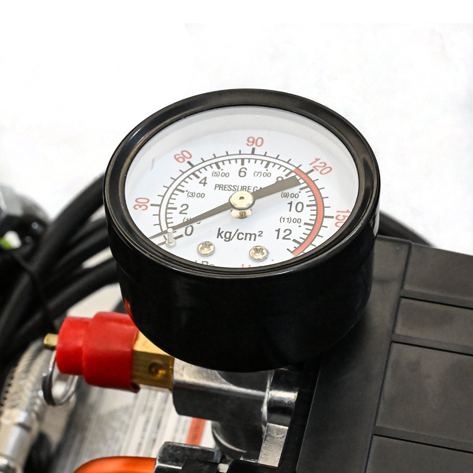 Oil Free Air Compressor with Quiet Low Noise and Portable Design by HouseOfZazla