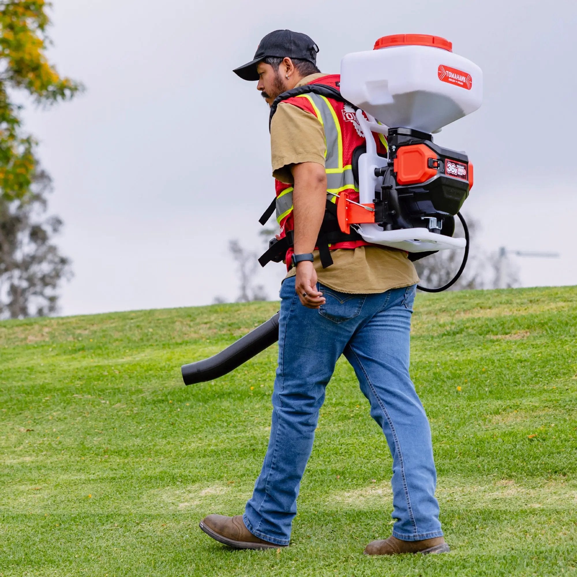 5 Gal Battery-Powered Fertilizer Spreader Broadcast Lawn Seed Ice Melt Salt by Tomahawk Power