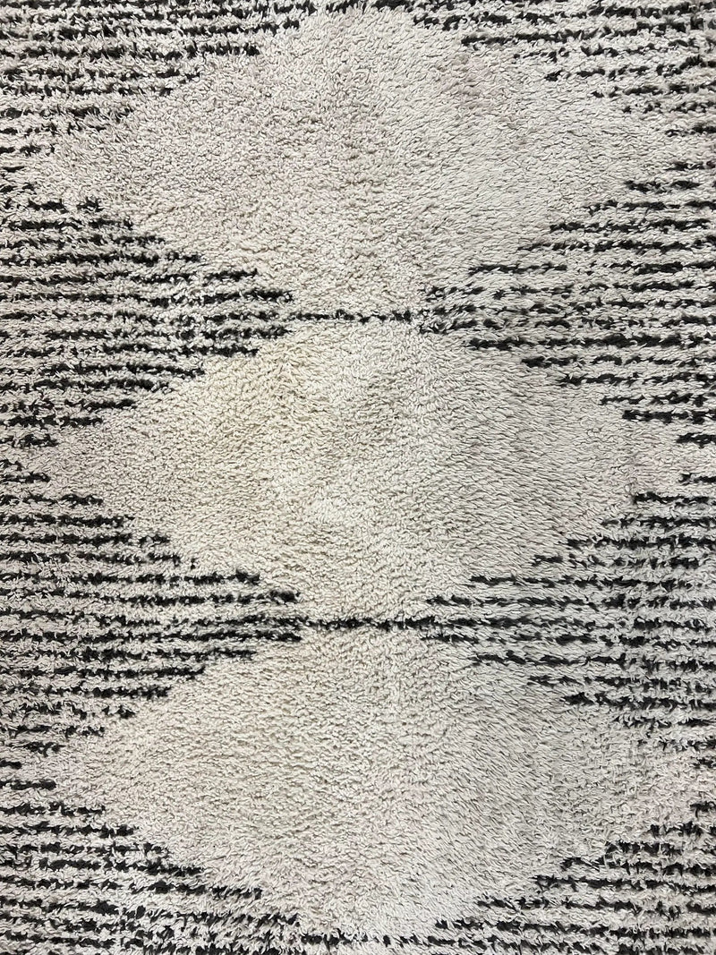 Shag Rug 5x8, Off White and Black Modern Contemporary Shag Area Rug, Moroccan Style Rug 5 x 8 ft, Medium Sized Rug, nuLoom Rug by Jewel Rugs