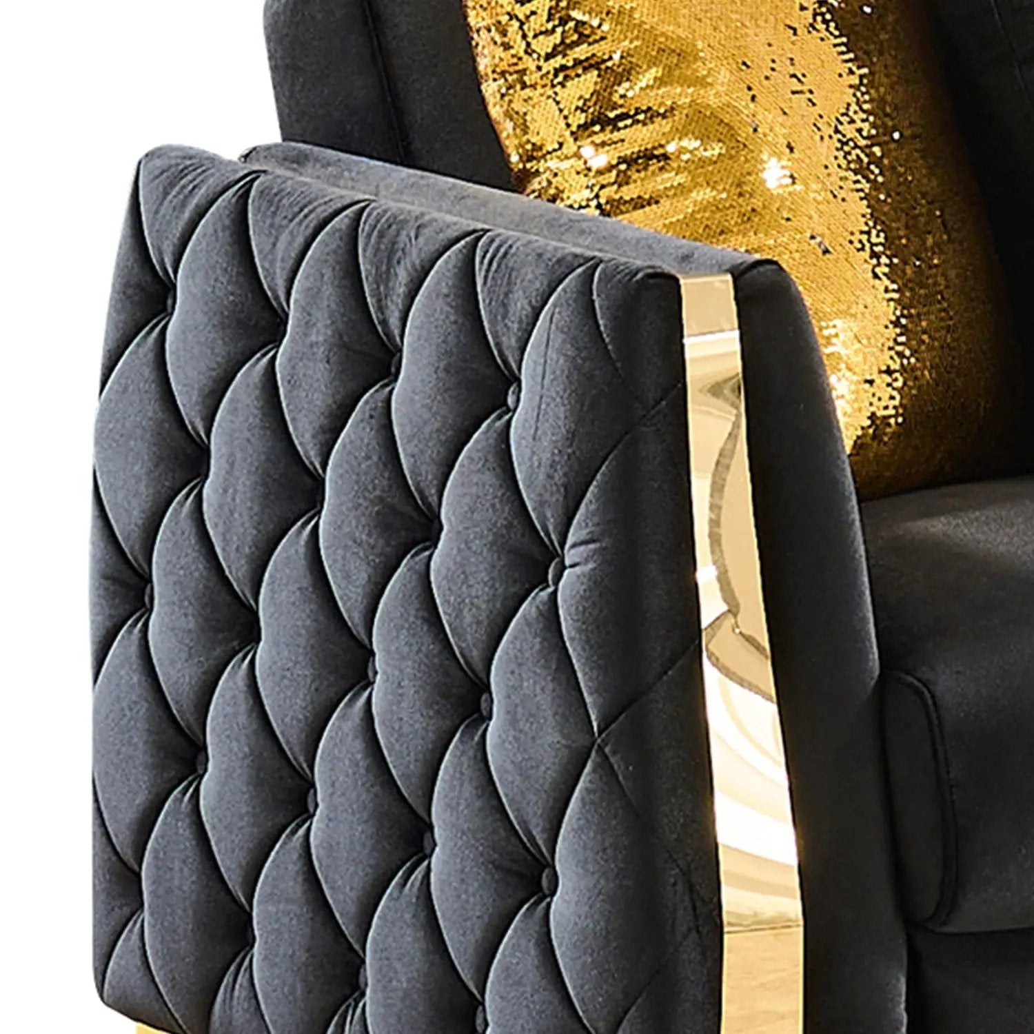 Lippa - Living Room Set by HouseOfZazla