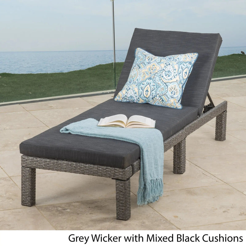 Puerta KD Chaise Lounge by HouseOfZazla