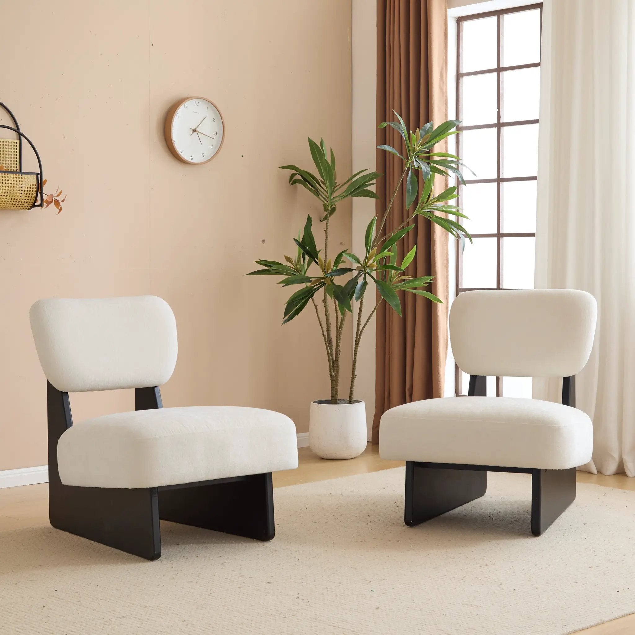 Set of 2 Modern Chairs by HouseOfZazla
