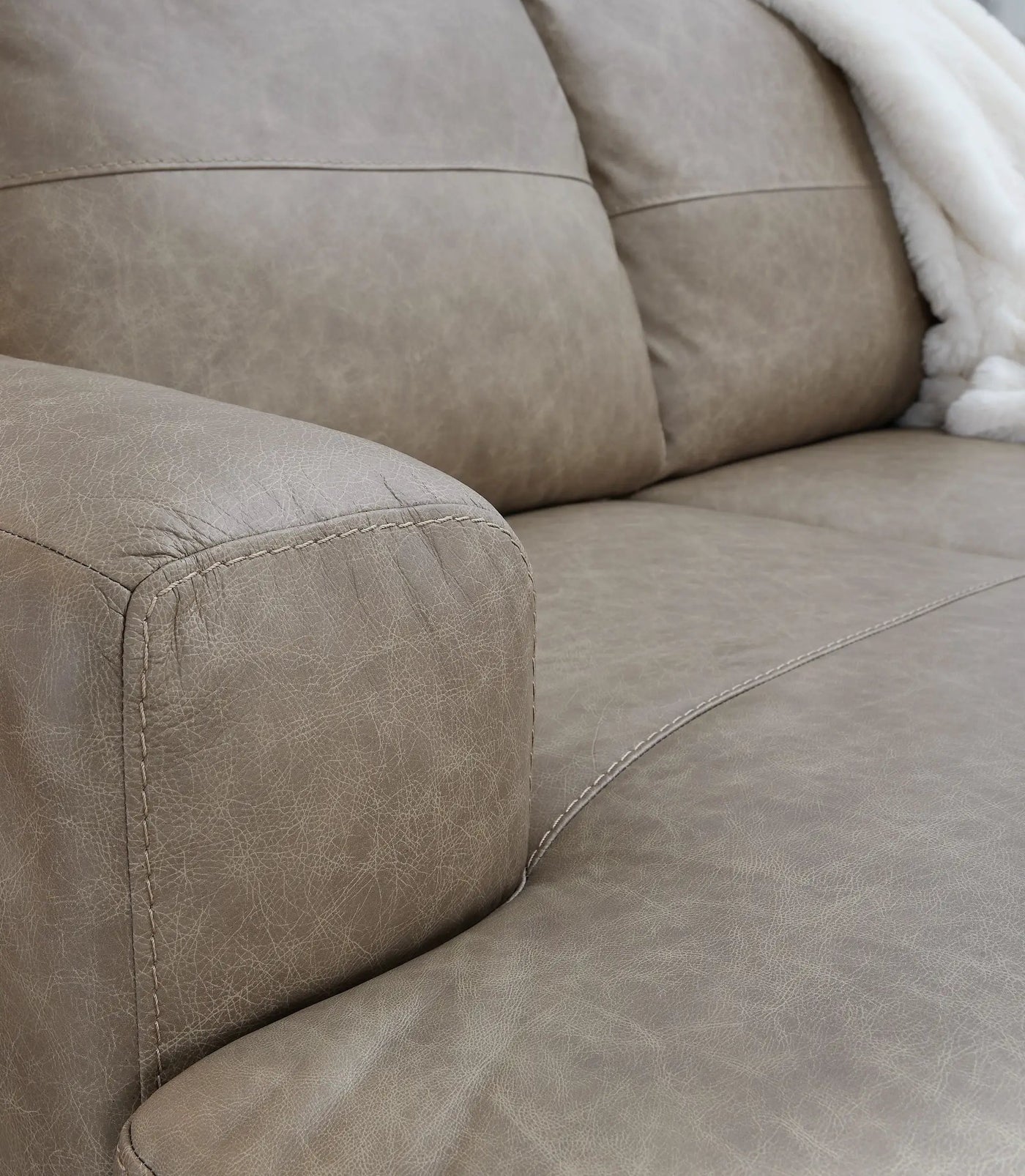 Amuleto - Sectional by Unique Piece Furniture