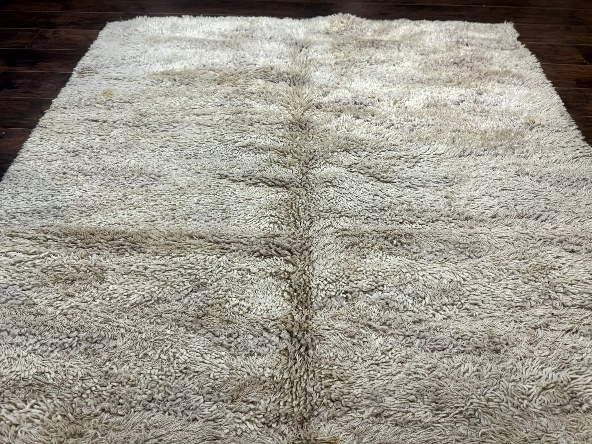 European Rya Shag Rug 6.6 x 9.7, Beige, Fluffy Vintage Area Rug by Jewel Rugs