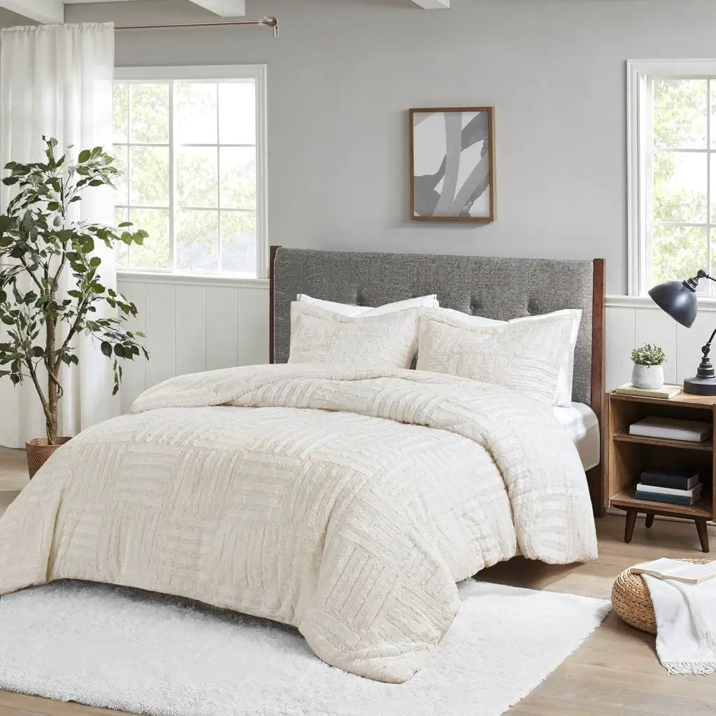 Full/Queen Fur Down Alternative Comforter Mini Set by HouseOfZazla
