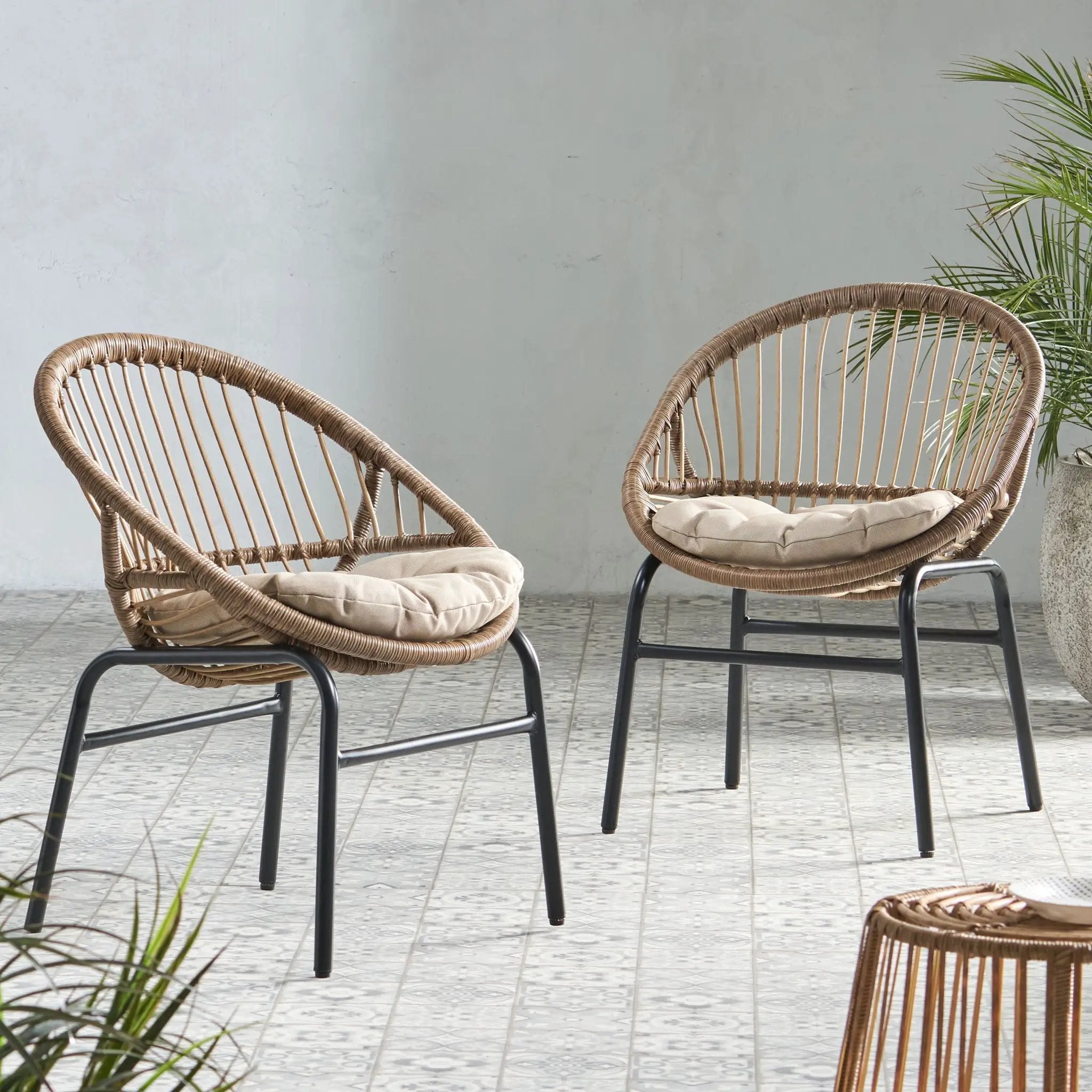 Outdoor Accent Chair With Curved Back And Basket Frame (Set of 2) - Light Brown / Beige by HouseOfZazla