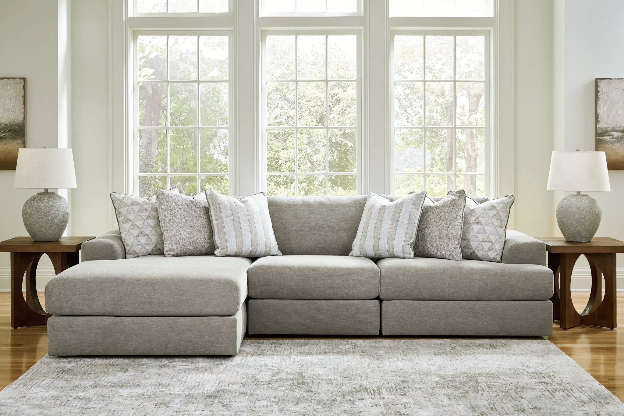 Avaliyah - Sectional by Unique Piece Furniture