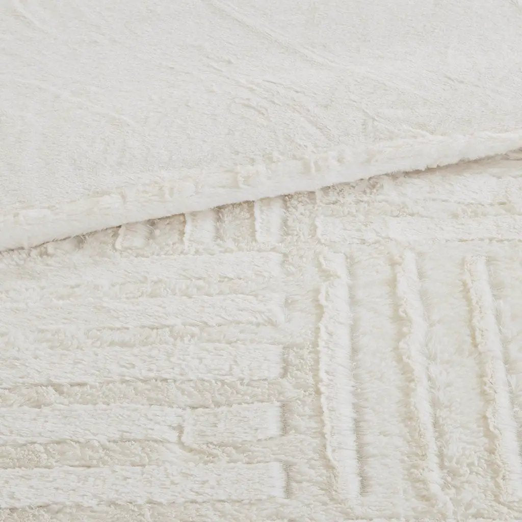 Full/Queen Fur Down Alternative Comforter Mini Set by HouseOfZazla