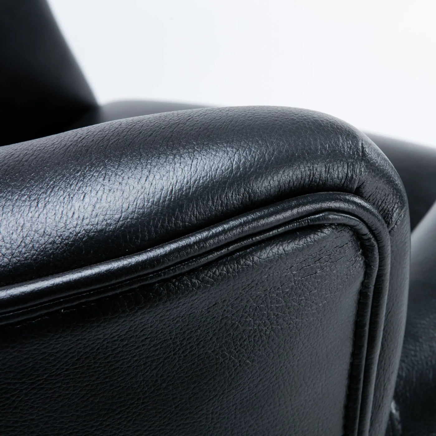 Hadley - Club Chair by HouseOfZazla