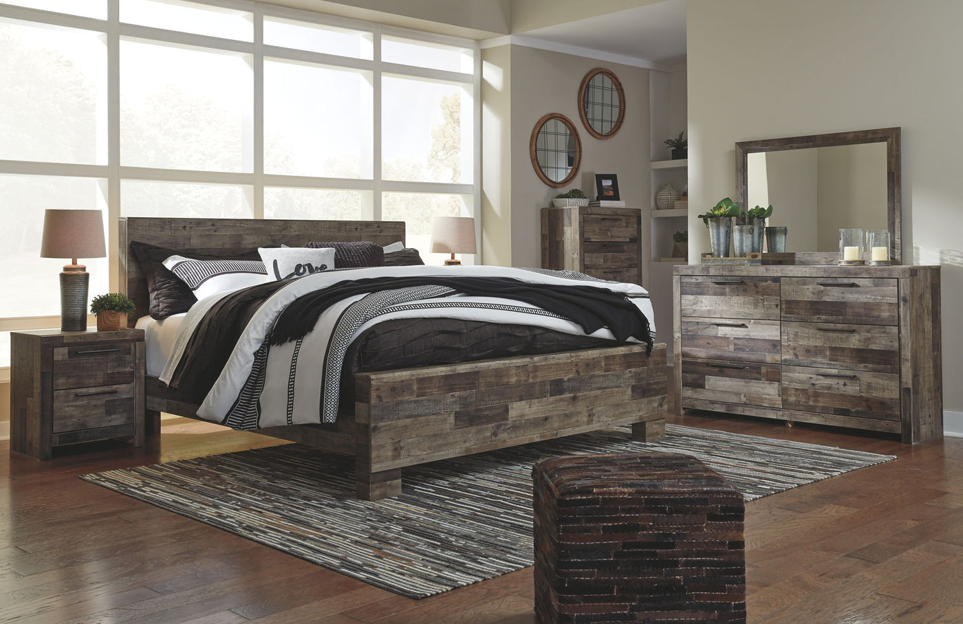 Derekson - Panel Bedroom Set by Unique Piece Furniture