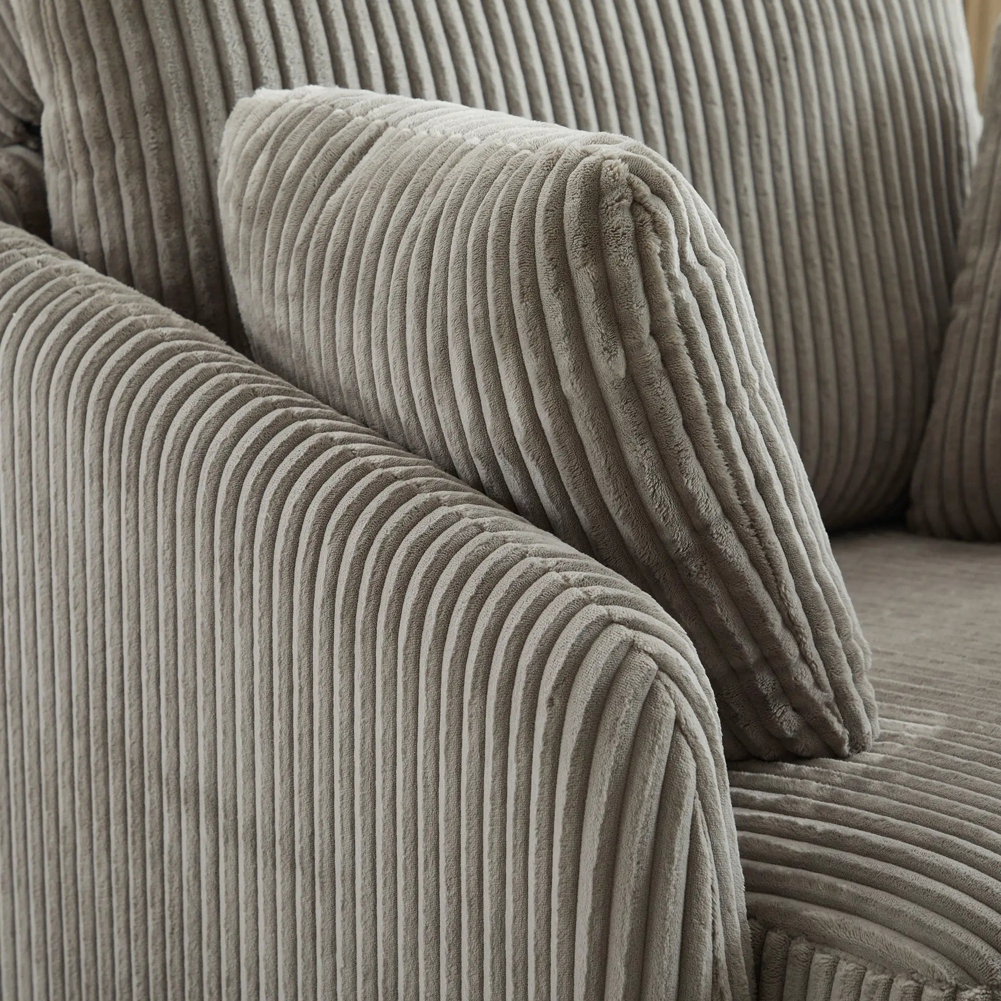 40.55"W Swivel Accent Chair with 2 Throw Pillows by HouseOfZazla