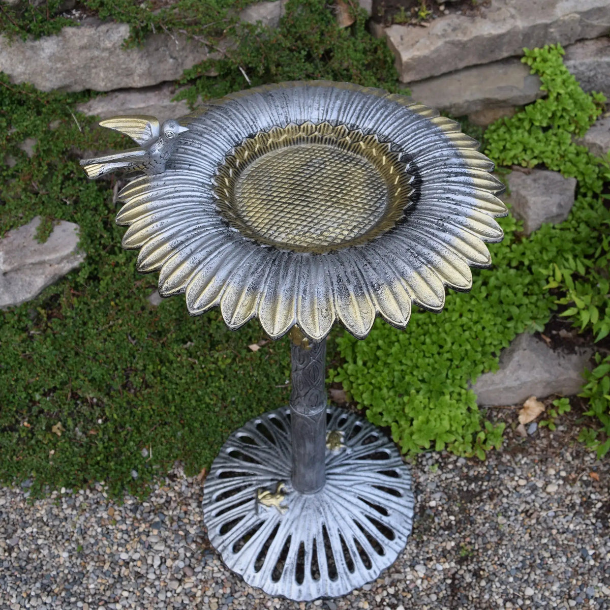 Round Cast Aluminum Metal 30-in Bird Bath with Sunflower Bowl by Sharicks