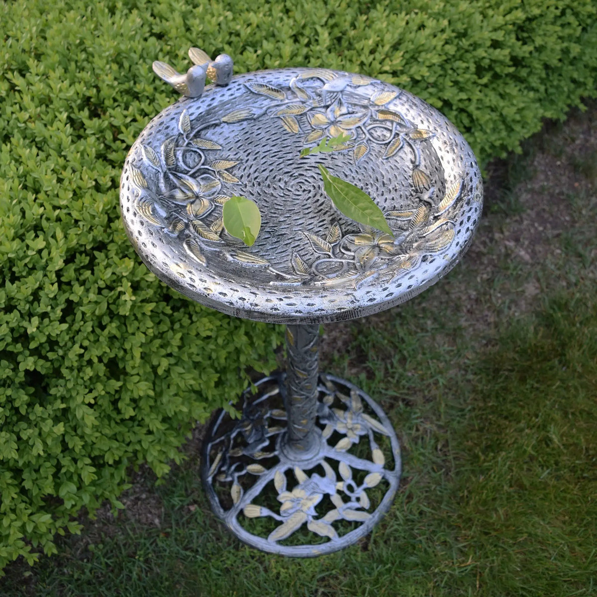 Round Cast Aluminum Metal 32-in Bird Bath with Hummingbirds by Sharicks