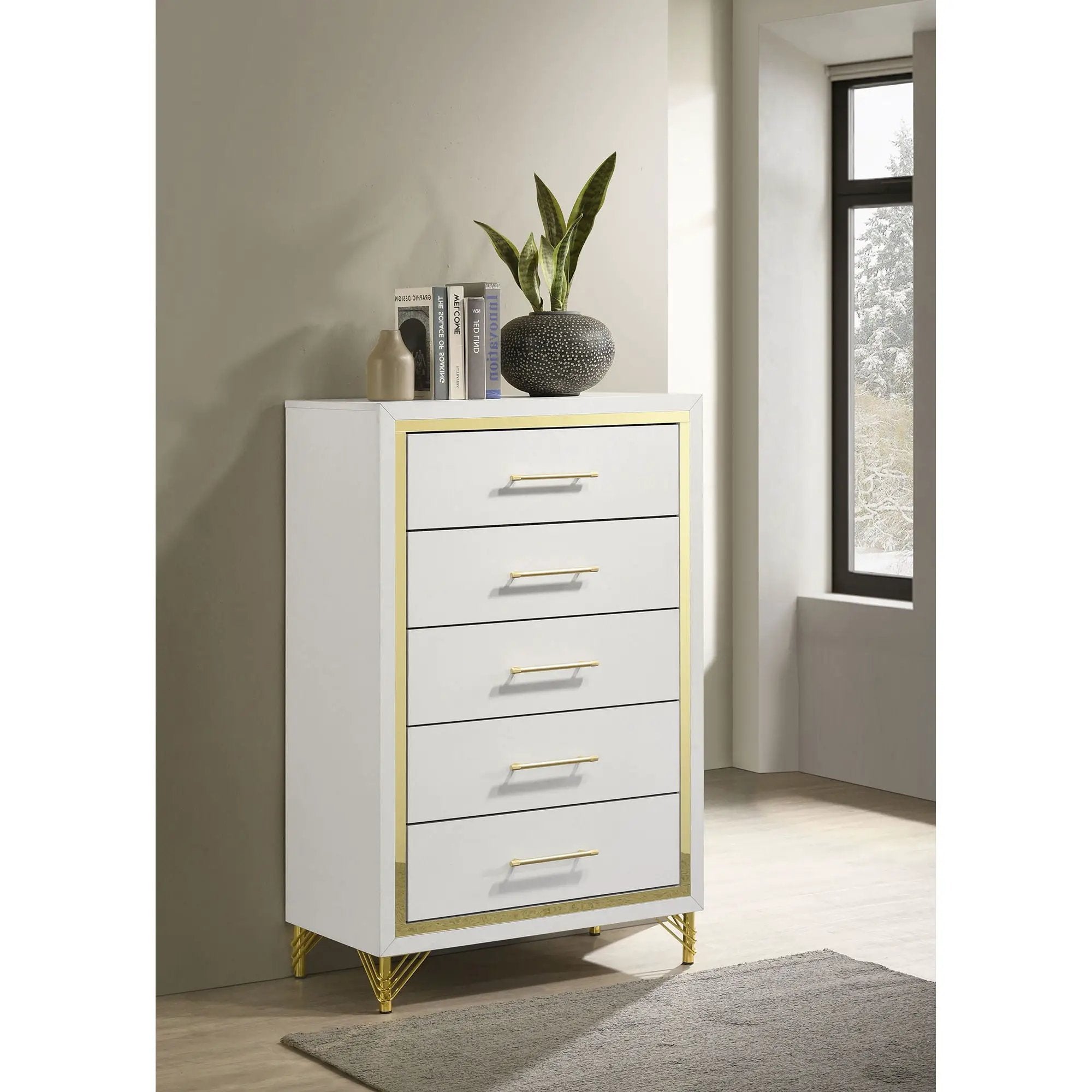 Chesney - 5 Drawer Chest With Trim - White by HouseOfZazla