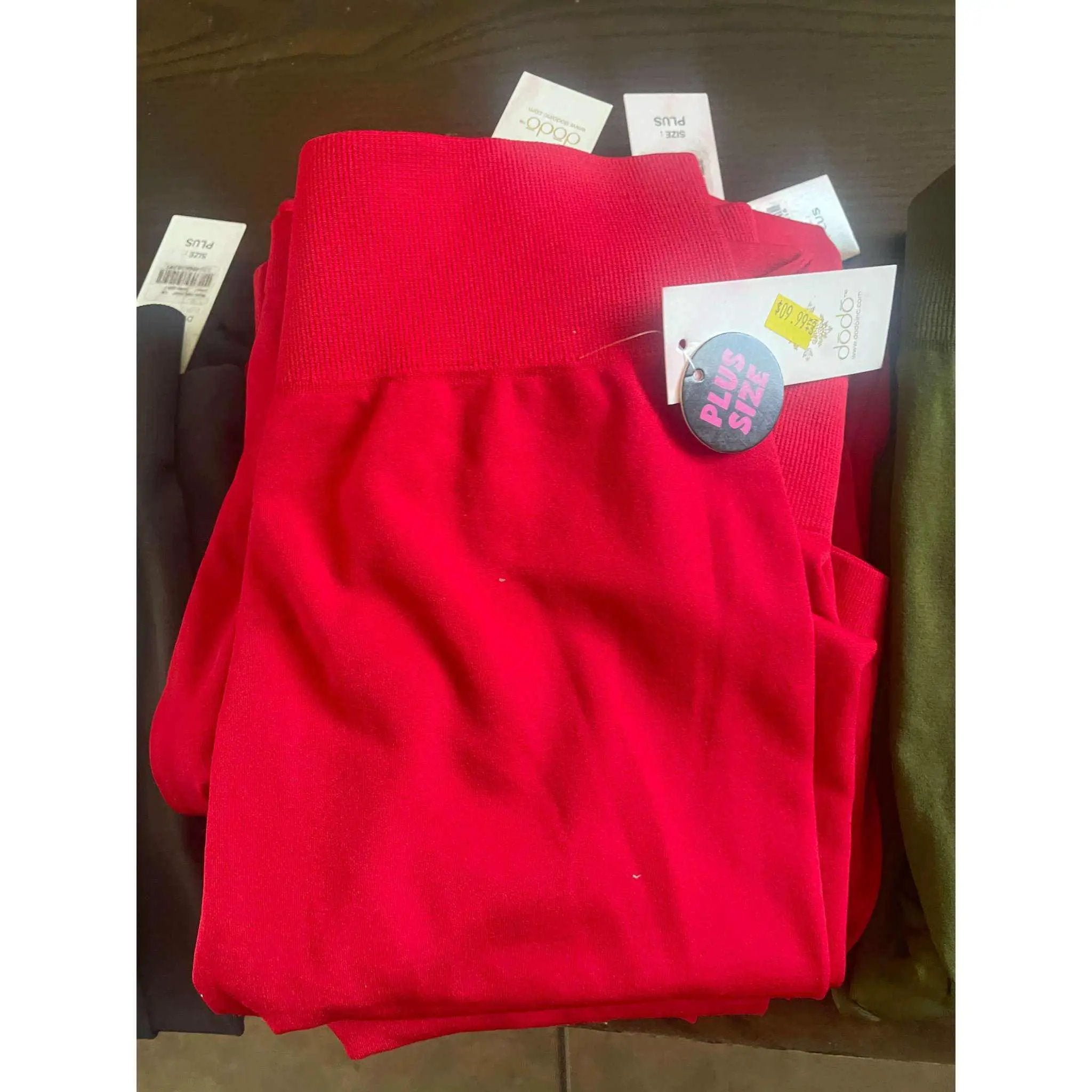 SOLID SEAMLESS LEGGINGS - PLUS by Selzalot