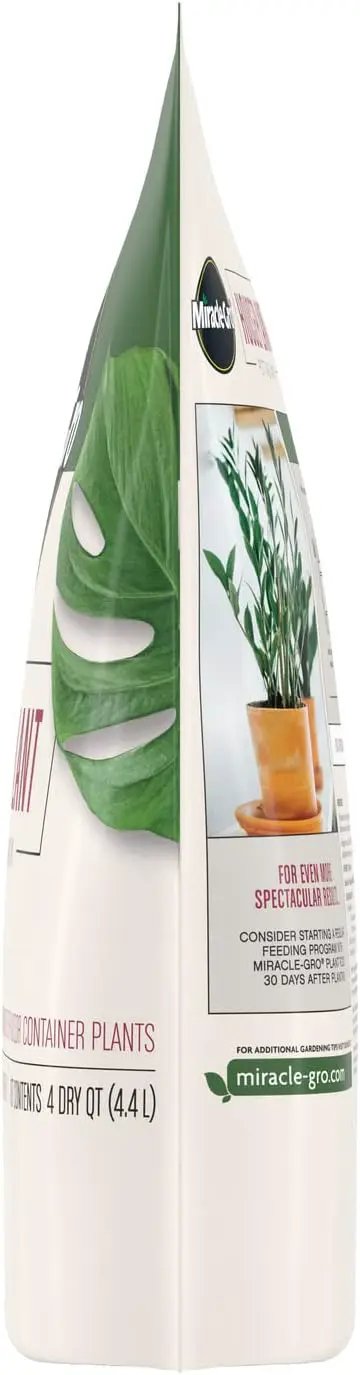 Miracle-Gro Houseplant Potting Mix - Fertilized Soil, Designed to be Less Prone to Gnats, 4 qt. (2-Pack) by GreenHaven Gardens