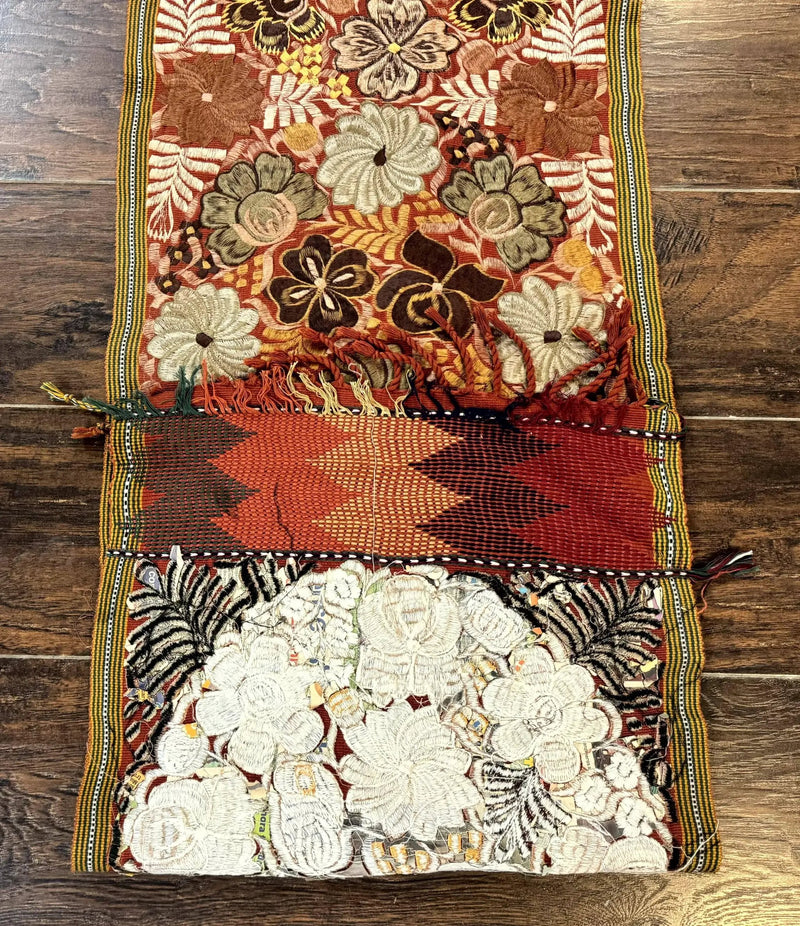 Vintage Table Runner 1.5 x 7.5, Floral by Jewel Rugs