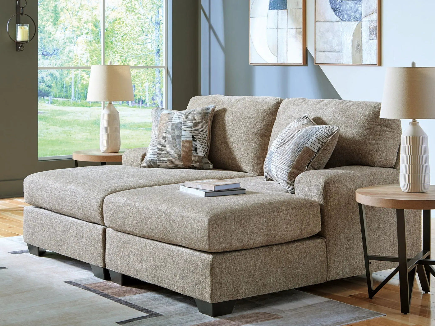 Newellen - Sectional by Unique Piece Furniture