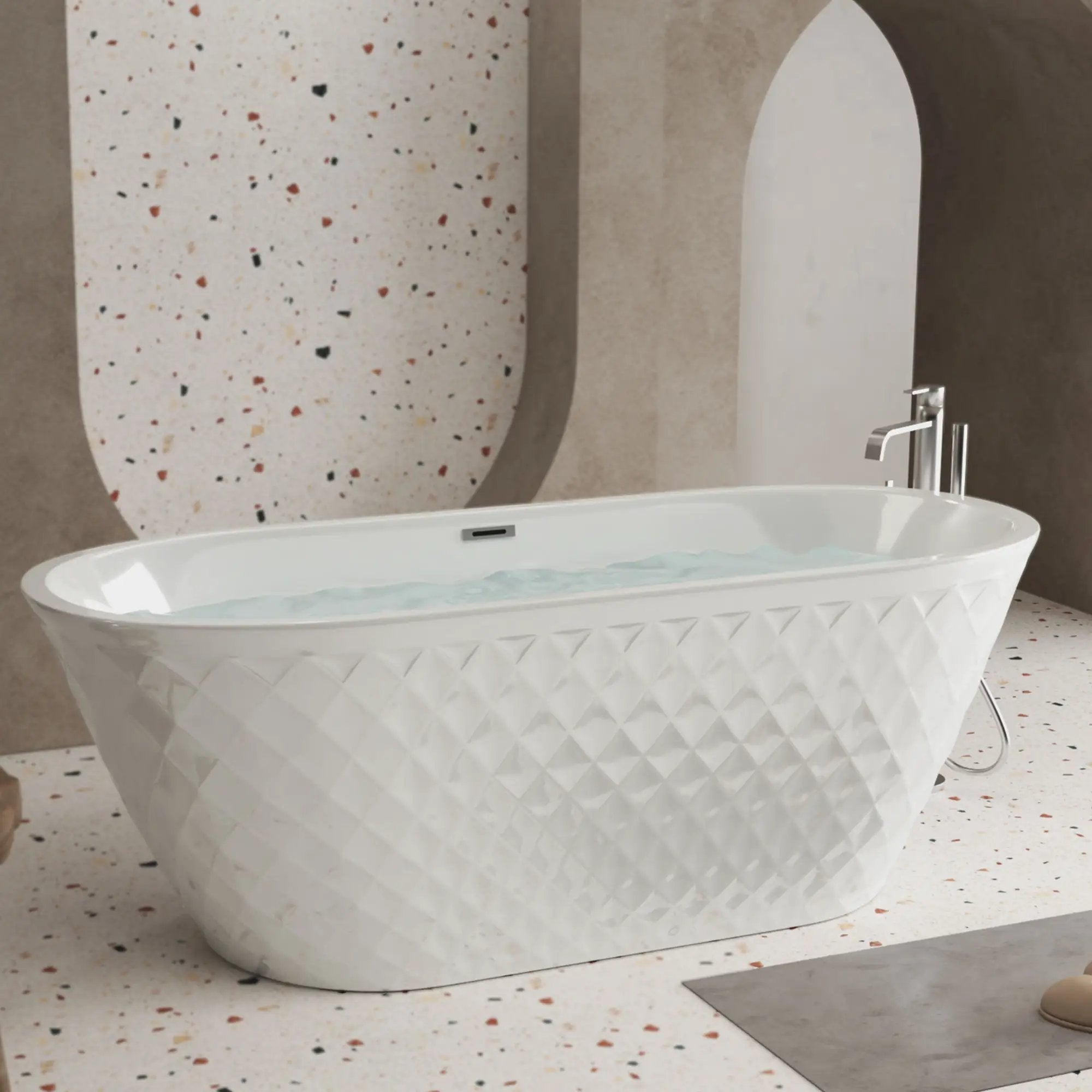 Freestanding Bathtub With Diamond Pattern Design