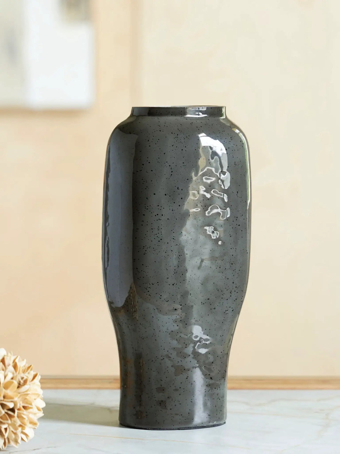 Kierlain - Vase by Unique Piece Furniture