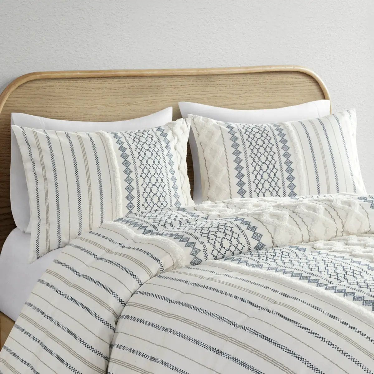 King/Cal King Cotton Printed Duvet Cover Set with Chenille by HouseOfZazla