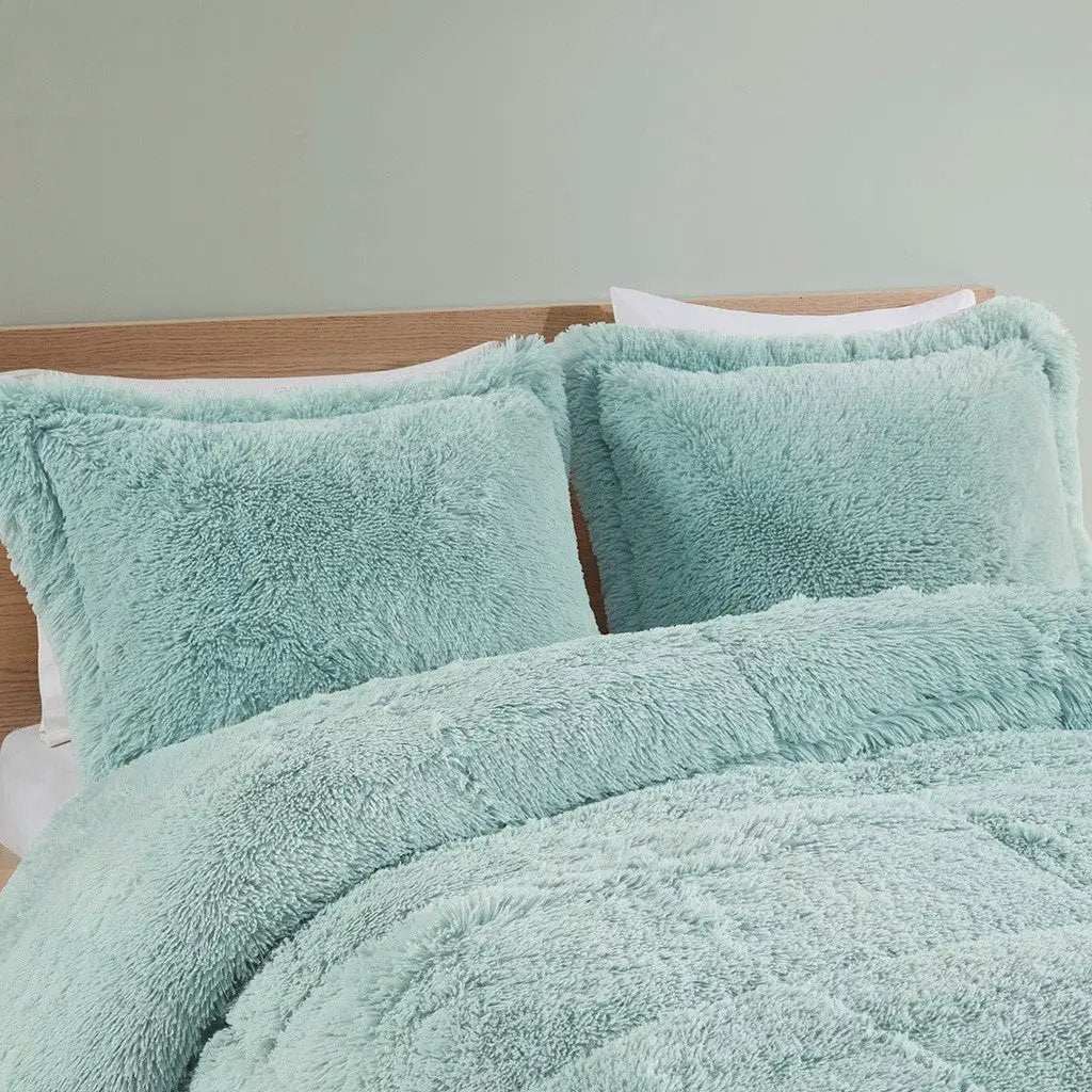 King/Cal King Shaggy Long Fur Comforter Mini Set by HouseOfZazla