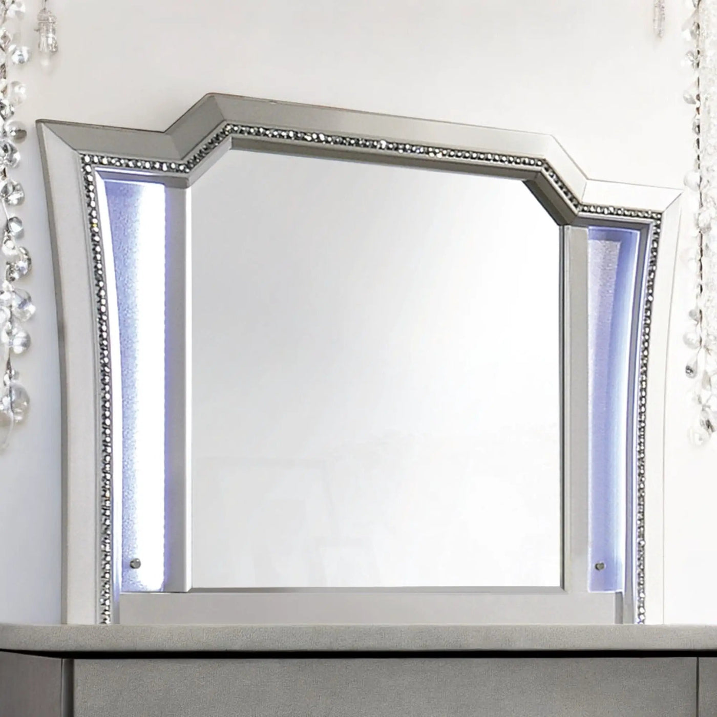 Kaitlyn - Mirror With LED by Unique Piece Furniture
