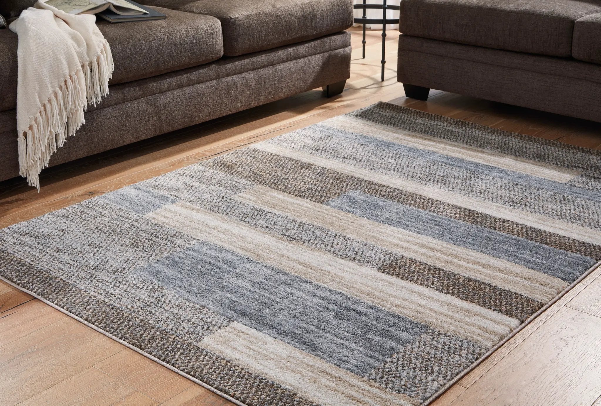 Sethburn - Rug by Unique Piece Furniture