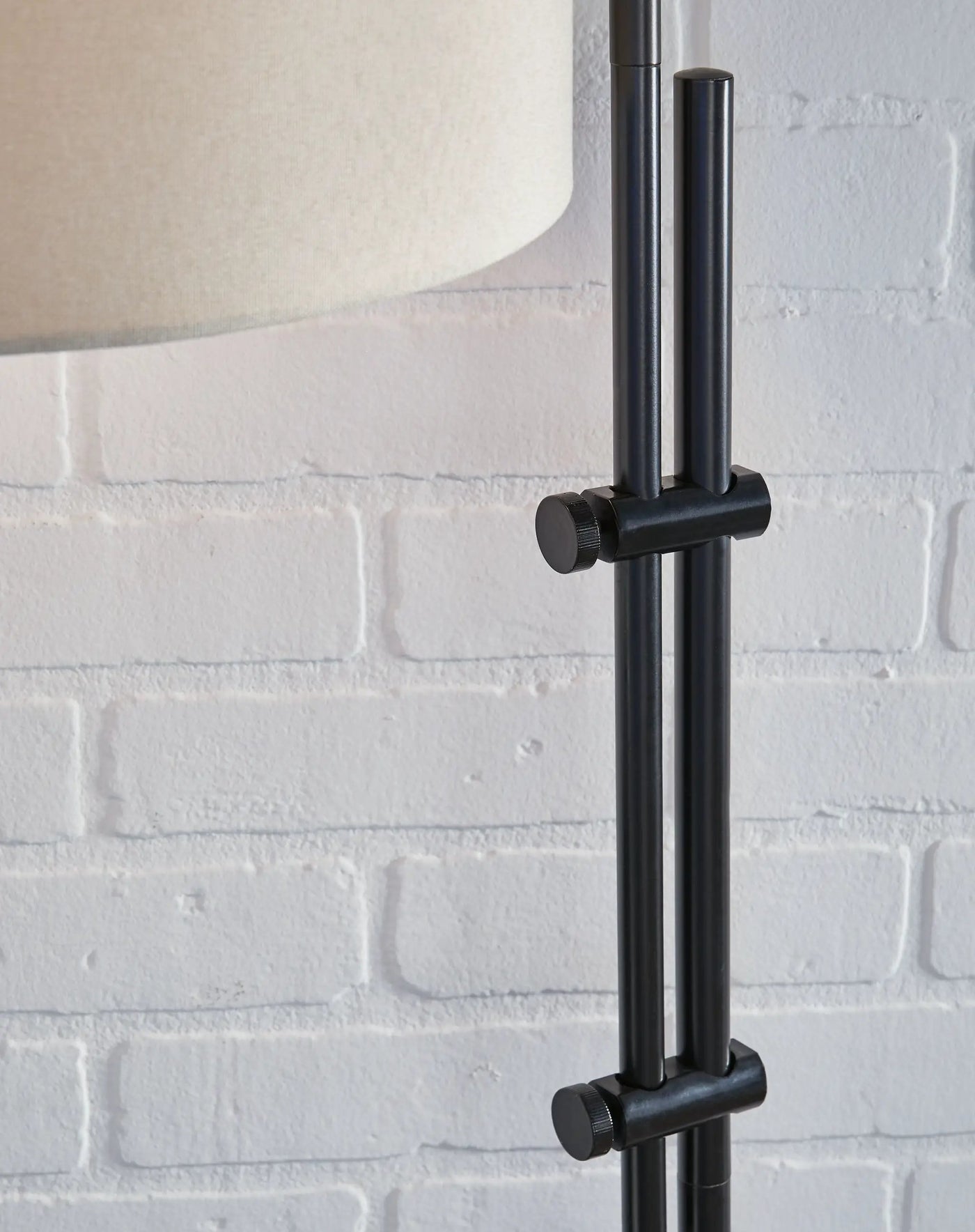 Baronvale - Metal Accent Lamp by Unique Piece Furniture