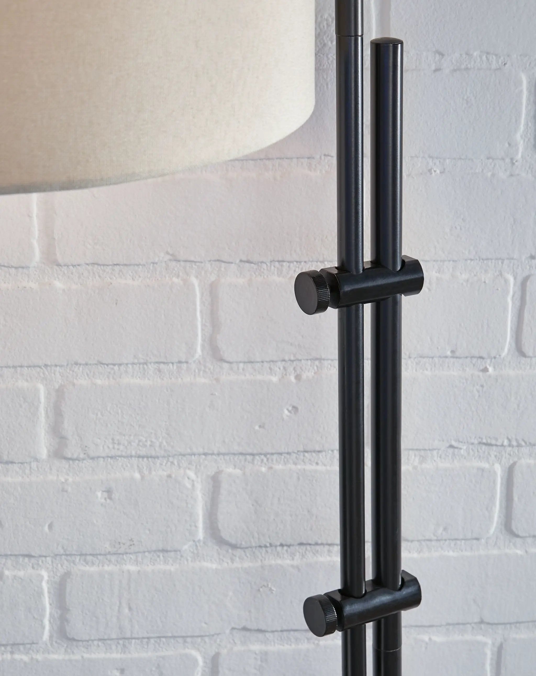 Baronvale - Metal Accent Lamp by Unique Piece Furniture