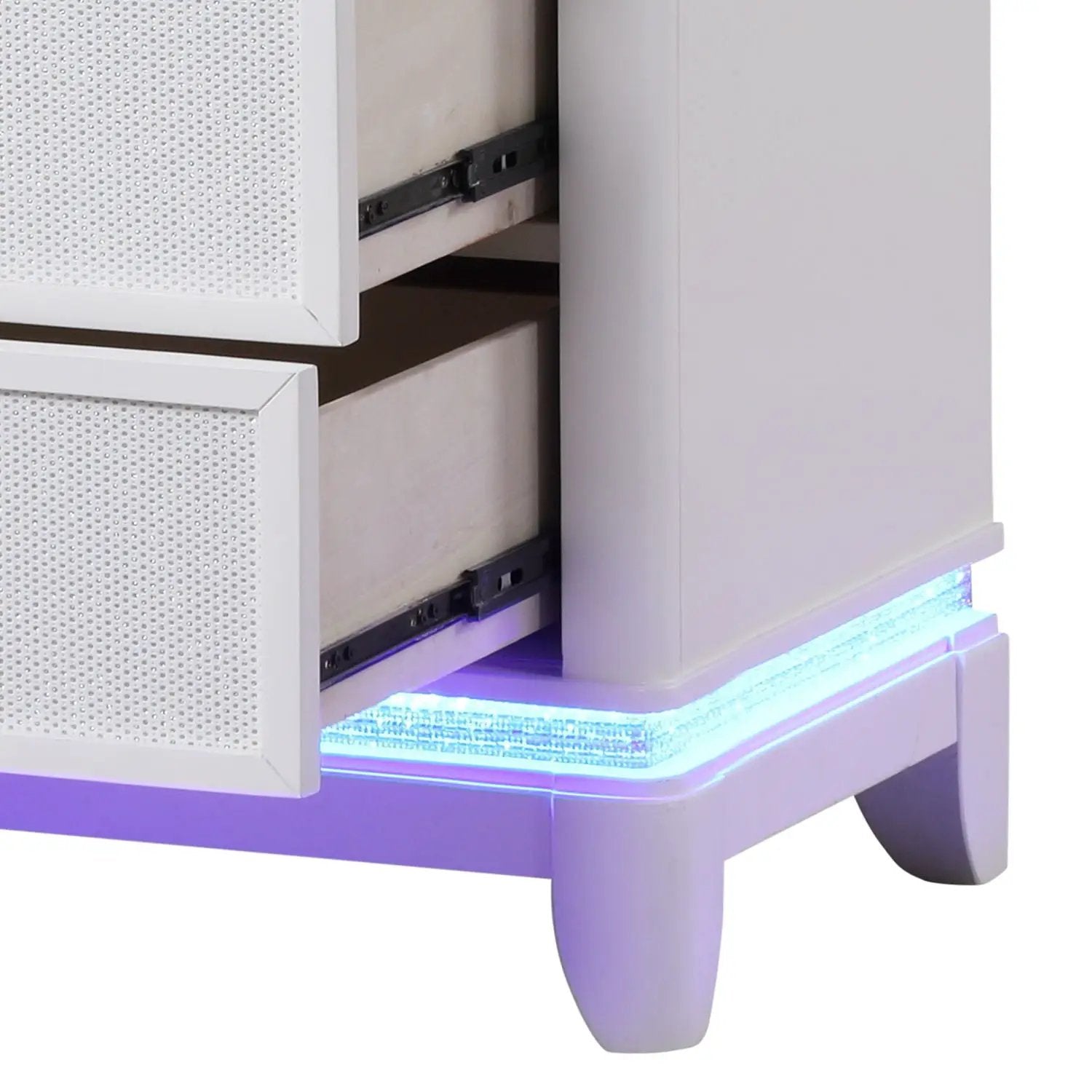 Opium - 5 Drawer Chest - White by HouseOfZazla