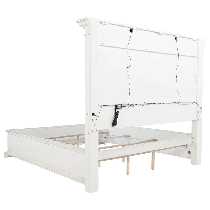 McKinney 4-piece Queen Bedroom Set Vintage White by Unique Piece Furniture