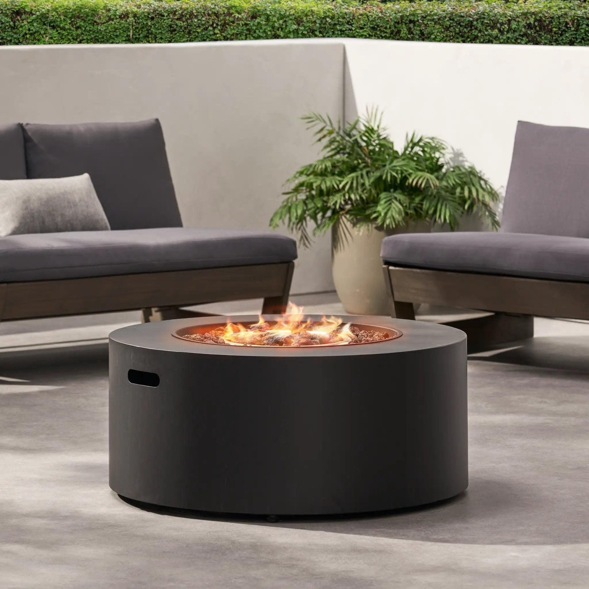 Round Iron Fire Pit by BLAKHOM