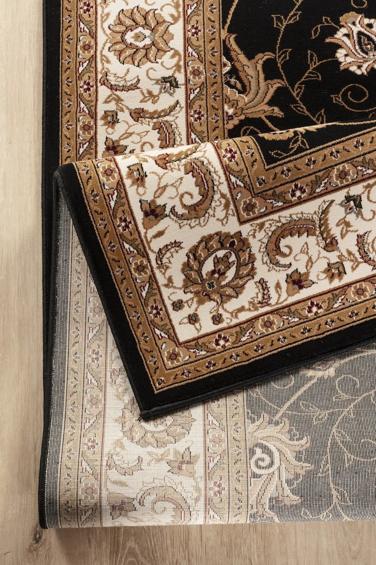 Manchester GC_HER5001 Luxury Rug by HouseOfZazla